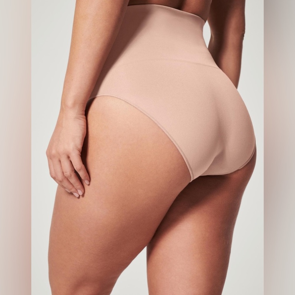 Spanx - Picture 2 of 3